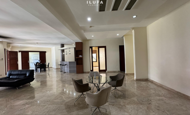 Dijual rumah asri taman luas lokasi ampera cilandak SHM