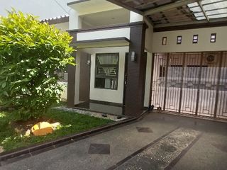 Rumah Dijual di Jatiwaringin Asri