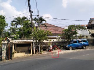 Rumah Hoek 2Lt Dengan Private Pool di Gudang Peluru Selatan Tebet