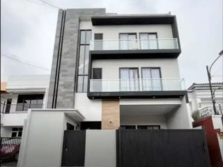 RUMAH KOST UNTUNG BESAR JL UTAMA BUMI MARINA ITS HANG TUAH