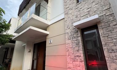Rumah siap huni di Burgundy summarecon bekasi