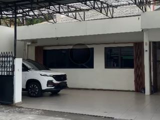 Rumah di kerajinan gajah mada cocok u/gudang n ktr