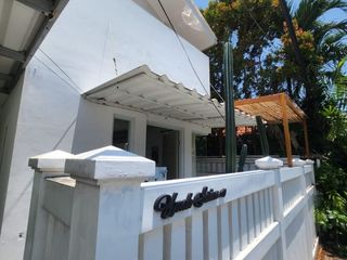 Rumah style villa modern  minimalis di seminyak, 3 kamar tidur