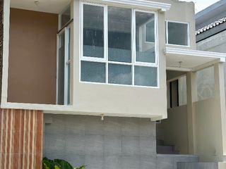 Rumah modern 2 Lantai Kebumen