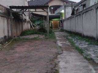 Dijual Lahan 700 Meter Di Ciledug Bonus 2 Unit Bangunan Rumah Akses Mobil