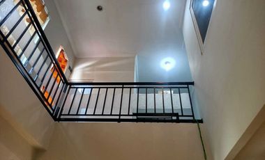 Dijual Rumah 2 Lantai Siap Huni Dekat Graha Raya Cash & Kpr