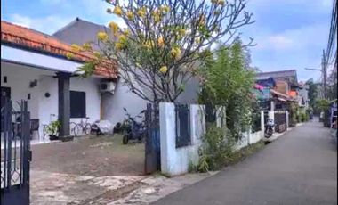 Rumah Siap Huni 5 Kamar Tidur Srengseng SHM Akses mobil Jual Harga BU