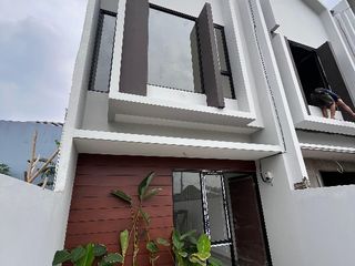 RUMAH MEWAH SIAP HUNI KALI INI RUMAHNYA POSISI HOKK DAN BEBAS BANJIR