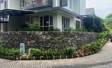 Dijual Rumah depan taman Full Furnish, hook, Rancamaya Bogor