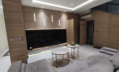 Jual Rumah Cantik sudah di renov view pool Cluster Aquamarine PHG