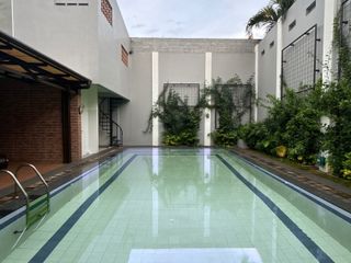 Disewakan Rumah Di Kemang Nyaman Dan Asri semi furnished ada pool