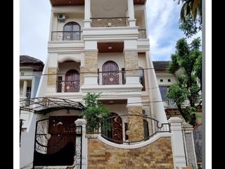 Trn Hrg Golden Park+ Full Perabot 8X18, Luas Bangunan 300 M² 3 Lti SHM
