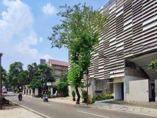 Gedung  4lt siap pakai di cepete Jaksel