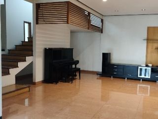 Disewakan rumah di komplek setraduta