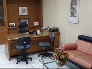 Dijual ruang usaha , bisa u Showroom , bengkel atau perkantoran lainny