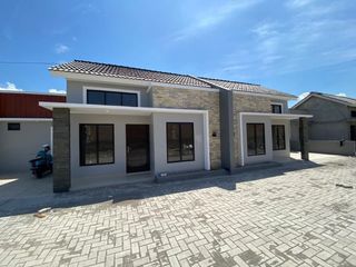 Rumah TERMURAH di perumahan cluster colomadu gedongan