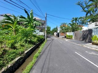 Tanah Luas 10are ( Bisa Ambil 5 are/500m² ) area strategis investasi Zona Kuning. Jl Dewi Sri, Legian Badung.1
