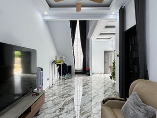 TOWNHOUSE AMERICAN CLASSIC 2,5 LANTAI WITH ROOFTOP