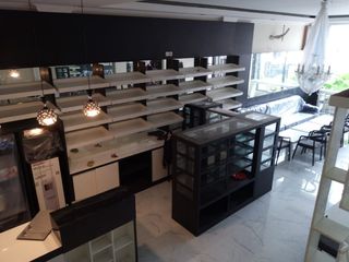 Dijual ruko strategis dan ramai di Jalan Bateng