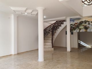 Dijual rumah cantik Balikpapan Baru 3lt full marmer renovasi lebar 11m