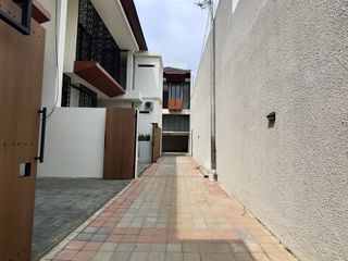 Rumah 2 Lantai di Kemang, Jakarta Selatan