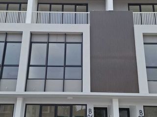 Disewakan ruko hive tanamera lippo cikarang