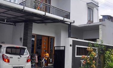 Rumah 2 Lantai Lingkungan Nyaman di Padang sambian Kelod Denpasar