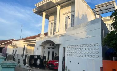 Rumah mewah tidak jauh ke alun alun