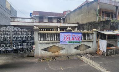 Di lelang / AJB rumah strategis di Kembangan