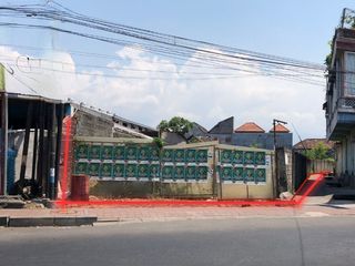 Tanah pinggir jalan utama Pusat Kota Singaraja turun harga
