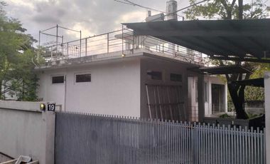 Di jual rumah 5 Bedroom di area Cekomaria dekat living word, Denpasar