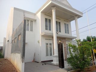 rumah mewah dua lantai komersil deket pasar lama
