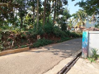 Tanah  17 timbak cicalengka nagrog  pinggir jalan