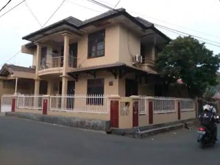 Rumah 2 Lantai, Rambutan (Hoek)