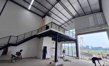 GUDANG INDUSTRI SIAP PRODUKSI TIANG TINGGI BEBAS BANJIR LEGOK