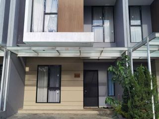 RUMAH RAPIH 2 LANTAI SIAP HUNI DI BINTARO TANGERANG SELATAN