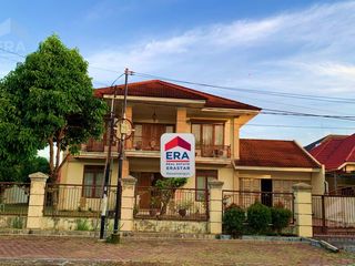 Rumah mewah 2 lantai luas, ada paviliun samping, di Padang Baru Sumbar