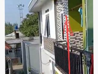 di jual butuh rumah 2 lantai kokoh permanen lokasi pondok serut pondok kacang barat