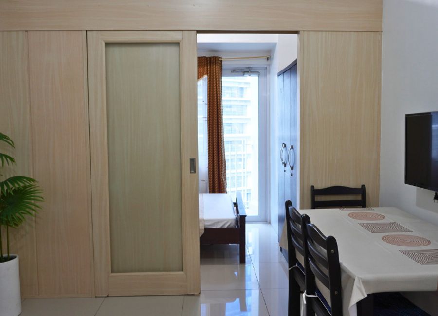 1-Bedroom Unit w/ Balcony for Rent at Jazz Residences Tower 2, Bel-Air ...