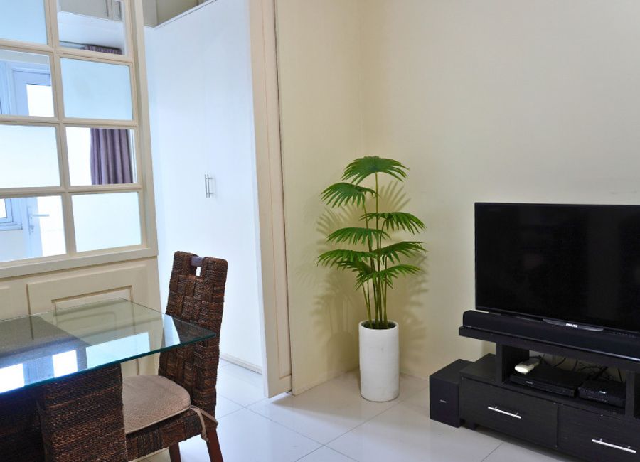 1-Bedroom Unit with Balcony for Rent at Jazz Residences Tower 4, Makati ...