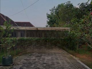 RUMAH KEBUN LUAS - SOLO