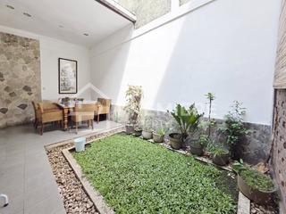 Rumah asri siap pakai di sayap batununggal bandung
