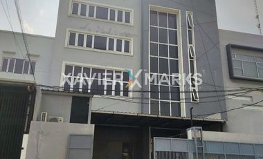 GUDANG PIK MUARA KARANG PLUIT JAKARTA UTARA Akses truk Container 40 ft