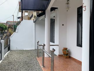 DIJUAL CEPAT Rumah 2,5 lantai di kompleks perumahan Sariwangi Bandung