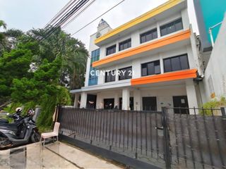 Dijual Ruang Usaha Lokasi Strategis Posisi Hook Bintaro Sektor 9