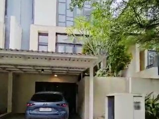 Rumah Lancewood Navapark, Mewah dan Modern 2,5 lantai