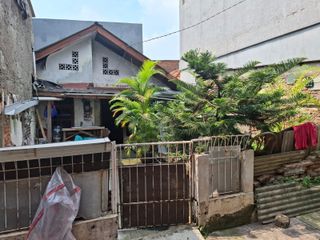 Rumah murah hanya 100 meter ke jalan raya pramuka Jakarta pusat