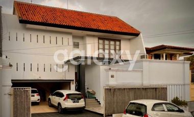 RUMAH SEMI VILLA DI TUKAD UNDA PANJER DENPASAR, BALI