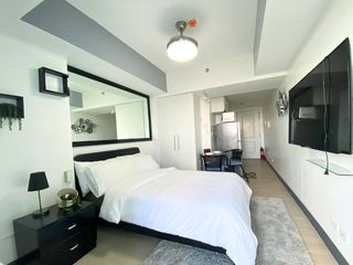 Below Market Value RFO Studio w/ Parking for Sale in Azure North, San Fernando