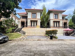Rumah 2 Lantai Elite di Villa Panbil, Muka Kuning, Batam